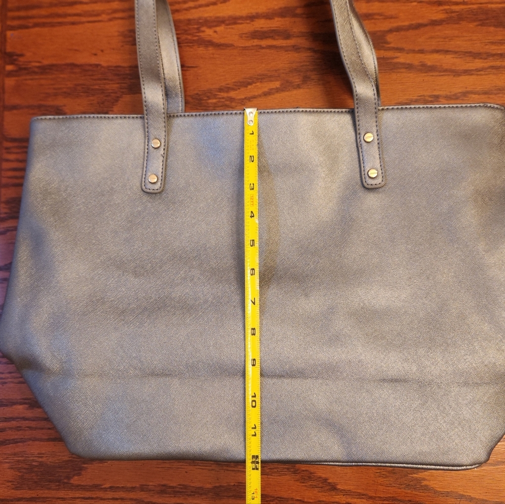Silver Metallic Tote - Picture 8 of 8